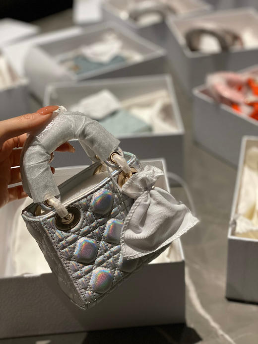 活动款 📍 
顶级版本368包邮🉐️
超迷你戴妃 𝟏𝟐𝐜𝐦
全套包装 〰️ 商品图4