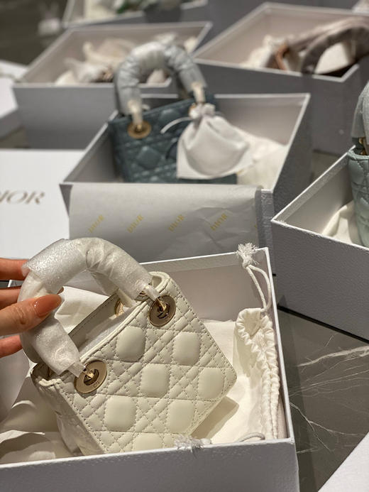 活动款 📍 
顶级版本368包邮🉐️
超迷你戴妃 𝟏𝟐𝐜𝐦
全套包装 〰️ 商品图5