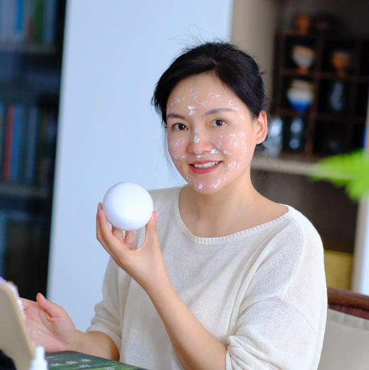 【预售10天左右发货】【双12限时活动】【奕虹私人订制-高奢人参珍珠玻色因贵妇膏】 无色素/无香精/无着色剂/无矿物油/无需卸妆 均匀肤色，隐藏毛孔，高奢成分 38g+7g！ 商品图3