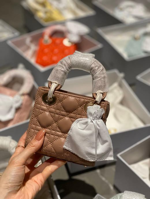 活动款 📍 
顶级版本368包邮🉐️
超迷你戴妃 𝟏𝟐𝐜𝐦
全套包装 〰️ 商品图5