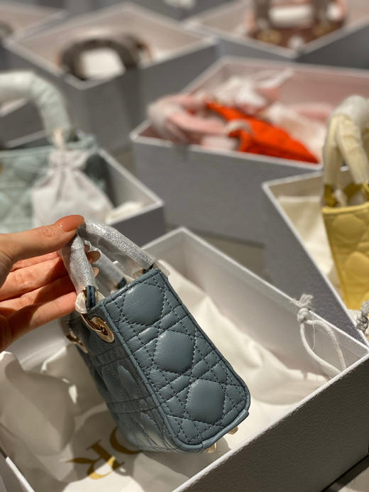 活动款 📍 
顶级版本368包邮🉐️
超迷你戴妃 𝟏𝟐𝐜𝐦
全套包装 〰️ 商品图3