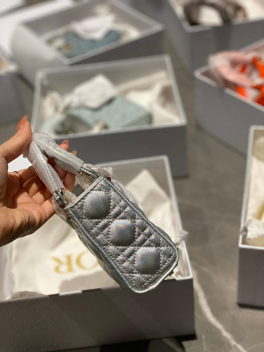 活动款 📍 
顶级版本368包邮🉐️
超迷你戴妃 𝟏𝟐𝐜𝐦
全套包装 〰️ 商品图2