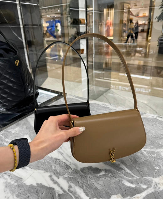 定制版本出 ✔️
杨树林最新款腋下包Voltaire 商品图1