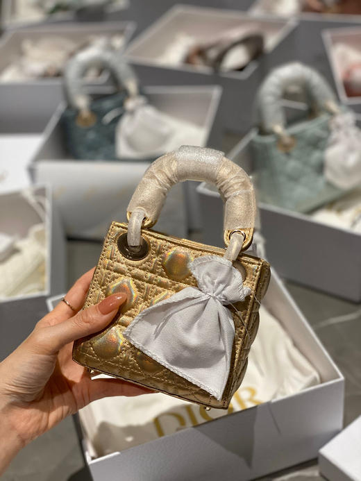 活动款 📍 
顶级版本368包邮🉐️
超迷你戴妃 𝟏𝟐𝐜𝐦
全套包装 〰️ 商品图0