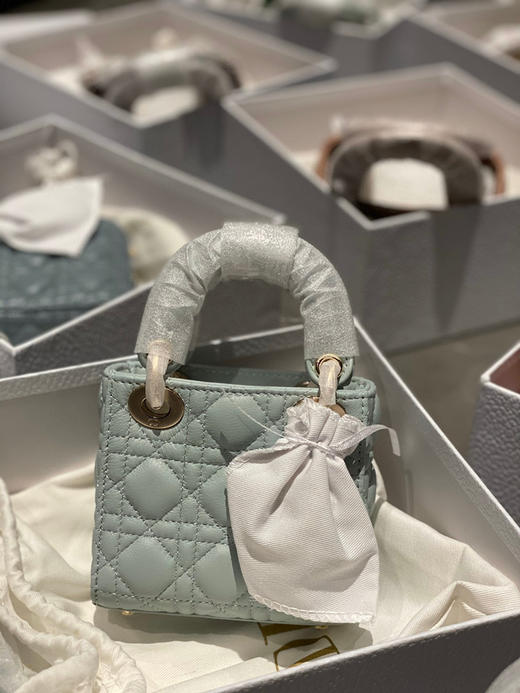 活动款 📍 
顶级版本368包邮🉐️
超迷你戴妃 𝟏𝟐𝐜𝐦
全套包装 〰️ 商品图1