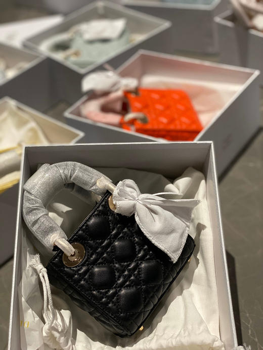 活动款 📍 
顶级版本368包邮🉐️
超迷你戴妃 𝟏𝟐𝐜𝐦
全套包装 〰️ 商品图3