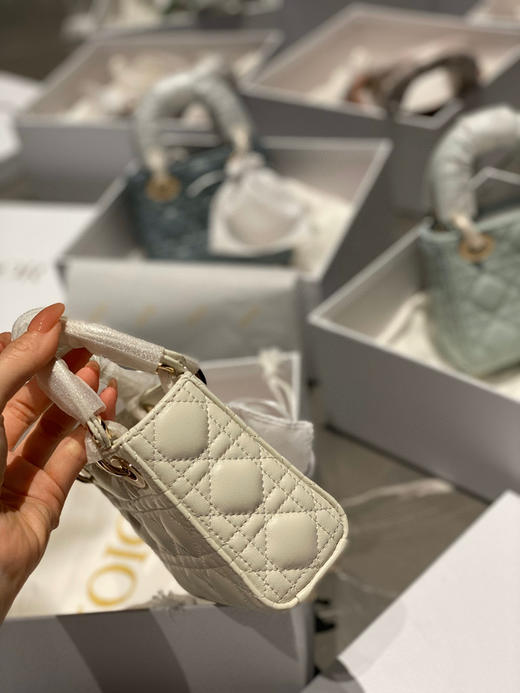 活动款 📍 
顶级版本368包邮🉐️
超迷你戴妃 𝟏𝟐𝐜𝐦
全套包装 〰️ 商品图2