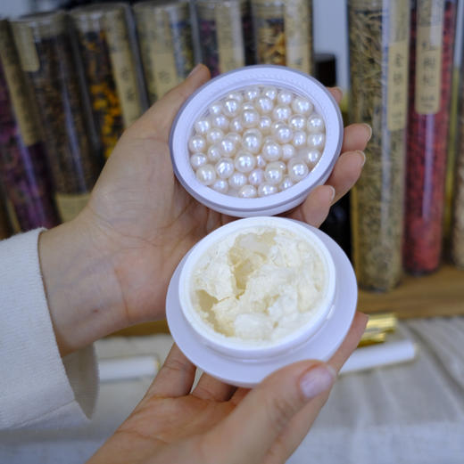 【预售10天左右发货】【双12限时活动】【奕虹私人订制-高奢人参珍珠玻色因贵妇膏】 无色素/无香精/无着色剂/无矿物油/无需卸妆 均匀肤色，隐藏毛孔，高奢成分 38g+7g！ 商品图4