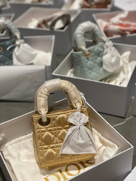 活动款 📍 
顶级版本368包邮🉐️
超迷你戴妃 𝟏𝟐𝐜𝐦
全套包装 〰️ 商品图2