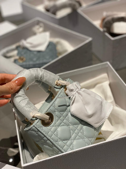 活动款 📍 
顶级版本368包邮🉐️
超迷你戴妃 𝟏𝟐𝐜𝐦
全套包装 〰️ 商品图2