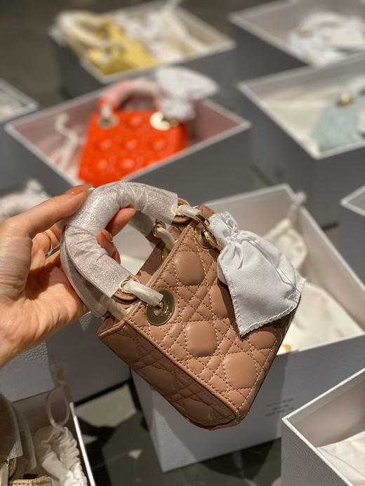 活动款 📍 
顶级版本368包邮🉐️
超迷你戴妃 𝟏𝟐𝐜𝐦
全套包装 〰️ 商品图4