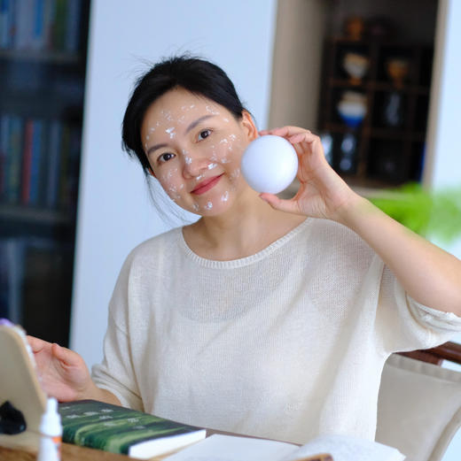 【预售10天左右发货】【双12限时活动】【奕虹私人订制-高奢人参珍珠玻色因贵妇膏】 无色素/无香精/无着色剂/无矿物油/无需卸妆 均匀肤色，隐藏毛孔，高奢成分 38g+7g！ 商品图2