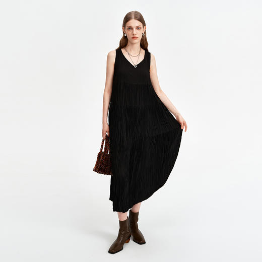 SELFWHO黑色连衣裙女夏季2024新款薄款百褶v领超好看垂感背心裙子 商品图2