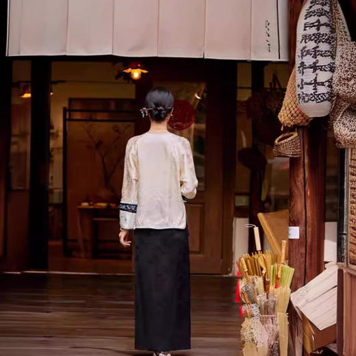 A8083新中式无领气质盘扣窄长挽袖清汉人丝提花国风小衫打底百搭上衣女 商品图1