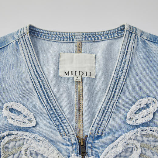 谜底短款上衣女2024夏季新品复古风V领刺绣泡泡袖牛仔服242MS0604 商品图3