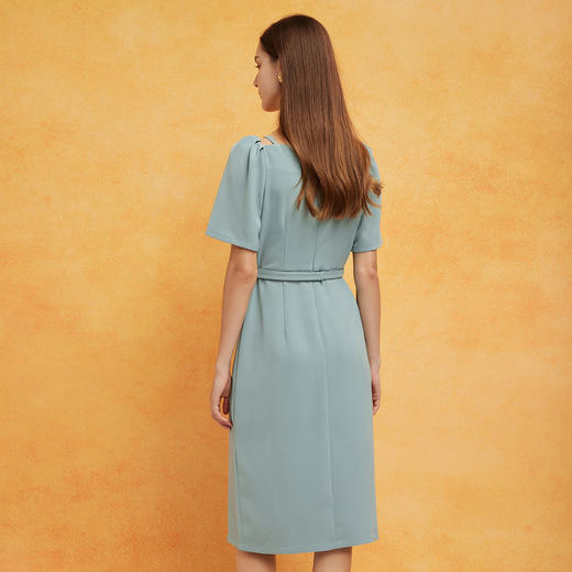 PF8E3斯尔丽2024夏季荷叶不规则方领泡泡袖垂坠滑爽显瘦显高连衣裙 商品图1