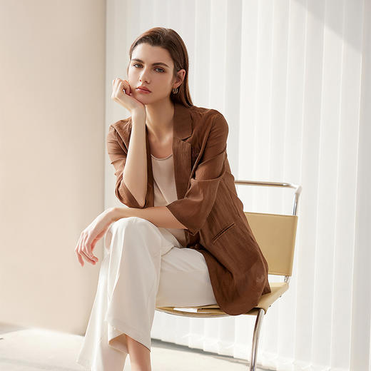 【棉+桑蚕丝一粒扣外套】24年春夏新品女士时尚刺绣七分袖西装小外套 商品图0