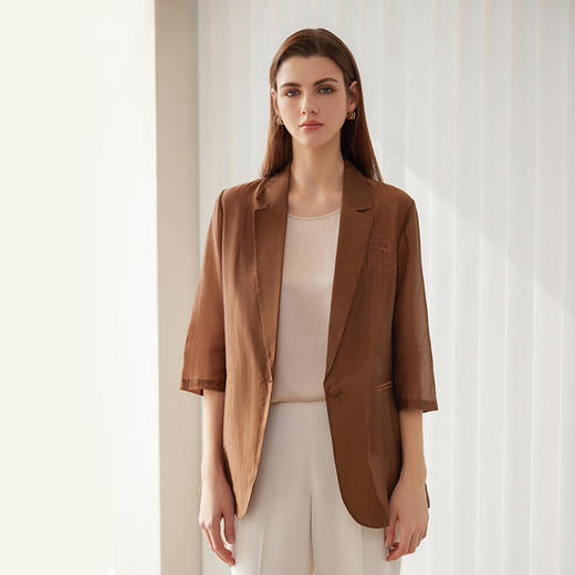 【棉+桑蚕丝一粒扣外套】24年春夏新品女士时尚刺绣七分袖西装小外套 商品图3