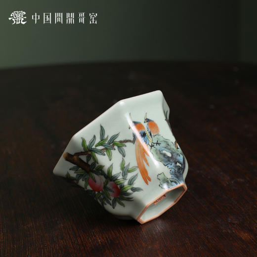 问鼎哥窑豆青八方杯（绶带双栖） 商品图3