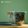 问鼎哥窑豆青镜花杯（金猴献桃）（缺货） 商品缩略图4