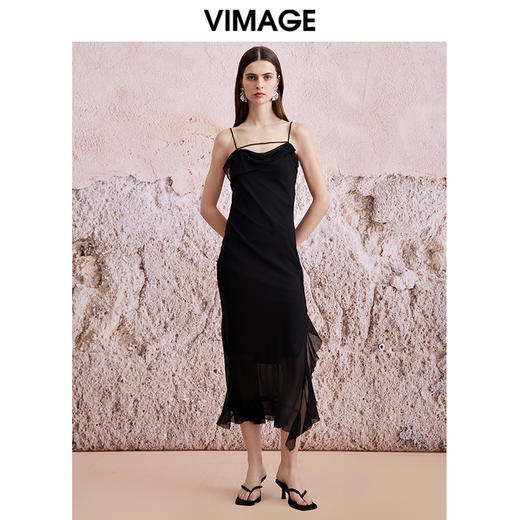 VIMAGE纬漫纪夏新款气质高级感露背吊带修身性感连衣裙V2177709 商品图3