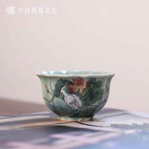 问鼎哥窑豆青宝相杯（鹤立清荷） 商品图0