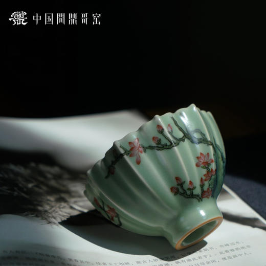 问鼎哥窑豆青青葵杯（玉兰月季） 商品图1