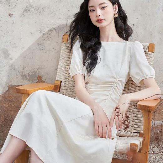 轻奢高级感气质优雅泡泡袖连衣裙女新款圆领收腰长裙V1040877 商品图2