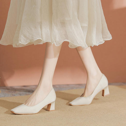 法式复古方头粗跟单鞋女2024年春夏新款高跟鞋工作通勤女鞋_HLY 商品图1