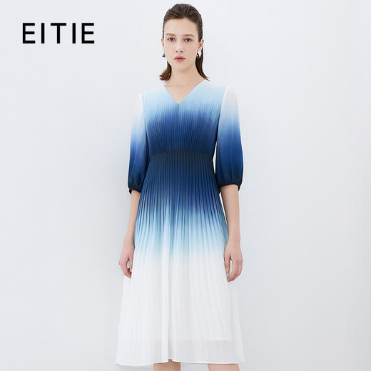 EITIE爱特爱秋季新款时尚个性渐变色收腰百褶连衣裙女7507201 商品图0
