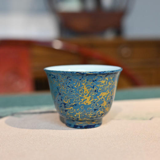 羽诗制造出品 高原映雪大漆白瓷杯黄铜笔架黄铜笔礼盒套装 商品图2