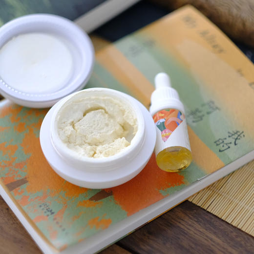 【预售10天左右发货】【双12限时活动】【奕虹私人订制-高奢人参珍珠玻色因贵妇膏】 无色素/无香精/无着色剂/无矿物油/无需卸妆 均匀肤色，隐藏毛孔，高奢成分 38g+7g！ 商品图7