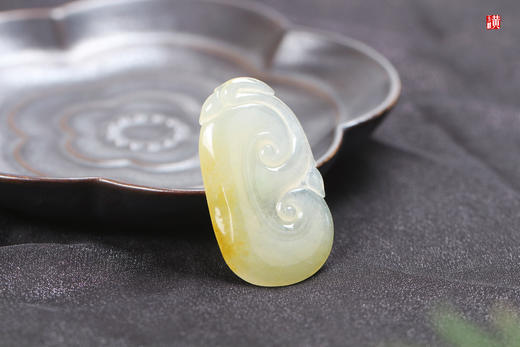 天然冰种黄翡如意吊坠  配精美挂绳 商品图1