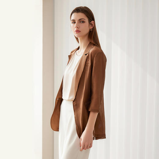 【棉+桑蚕丝一粒扣外套】24年春夏新品女士时尚刺绣七分袖西装小外套 商品图2