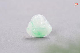 天然翡翠笑佛吊坠 配精美挂绳