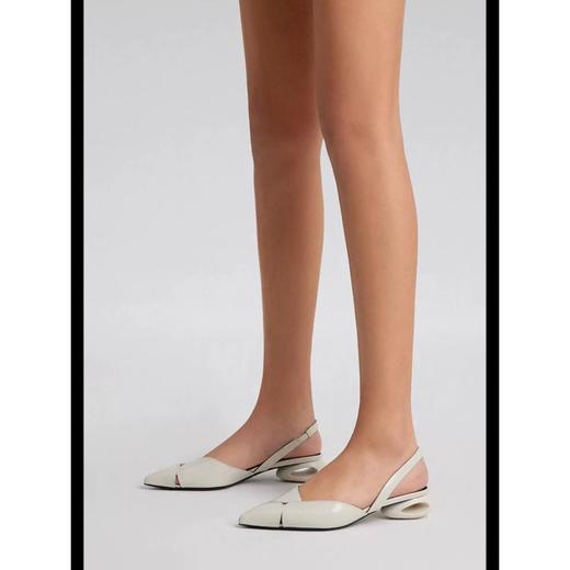 2楼思加图主推新款铠甲花朵凉鞋9ER60 商品图4