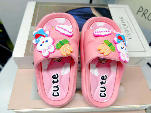 ❗ ❗ ❗ 【夏日清凉亲子款拖鞋Q68】✅PVC一体材质搭配卡通图案设计 🔥 商品图2