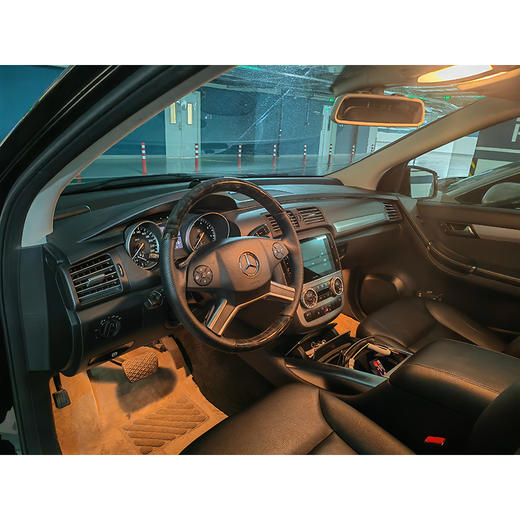 奔驰 R 300L 商务型【长租-北京】 商品图3