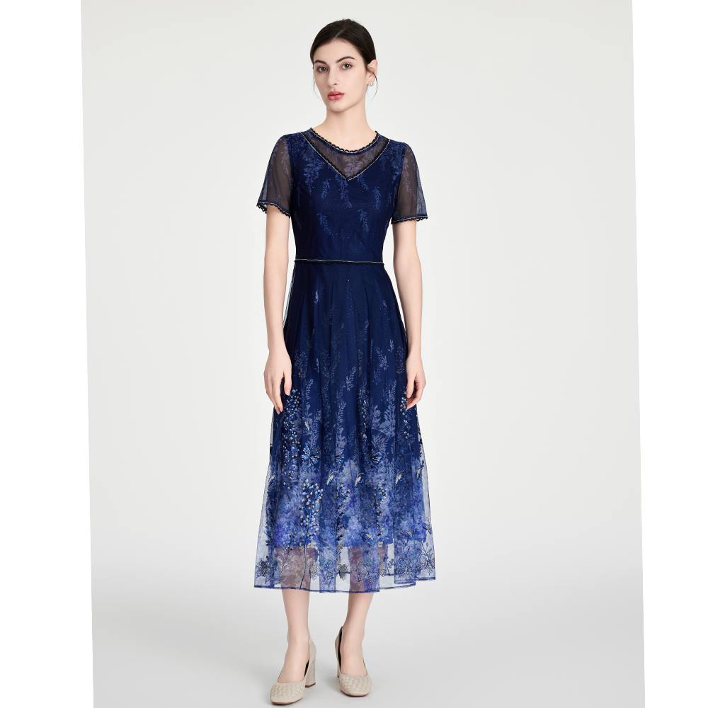 司歌刺绣印花连衣裙圆领短袖收腰优雅端庄A891054X