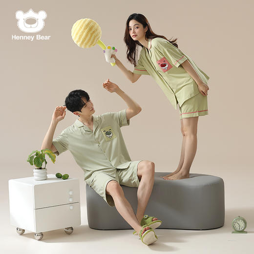 【轩尼小熊联名】自然醒贴贴熊睡衣女夏季纯棉可爱短袖短裤男士套装情侣家居服外穿卡通JLM 商品图2