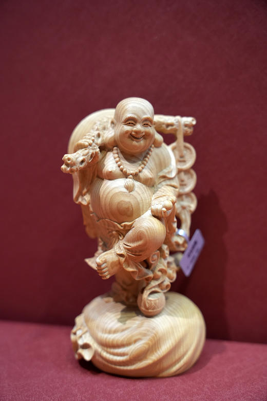招财立云弥勒（扛铜钱串）°黄杨木雕摆件 商品图1