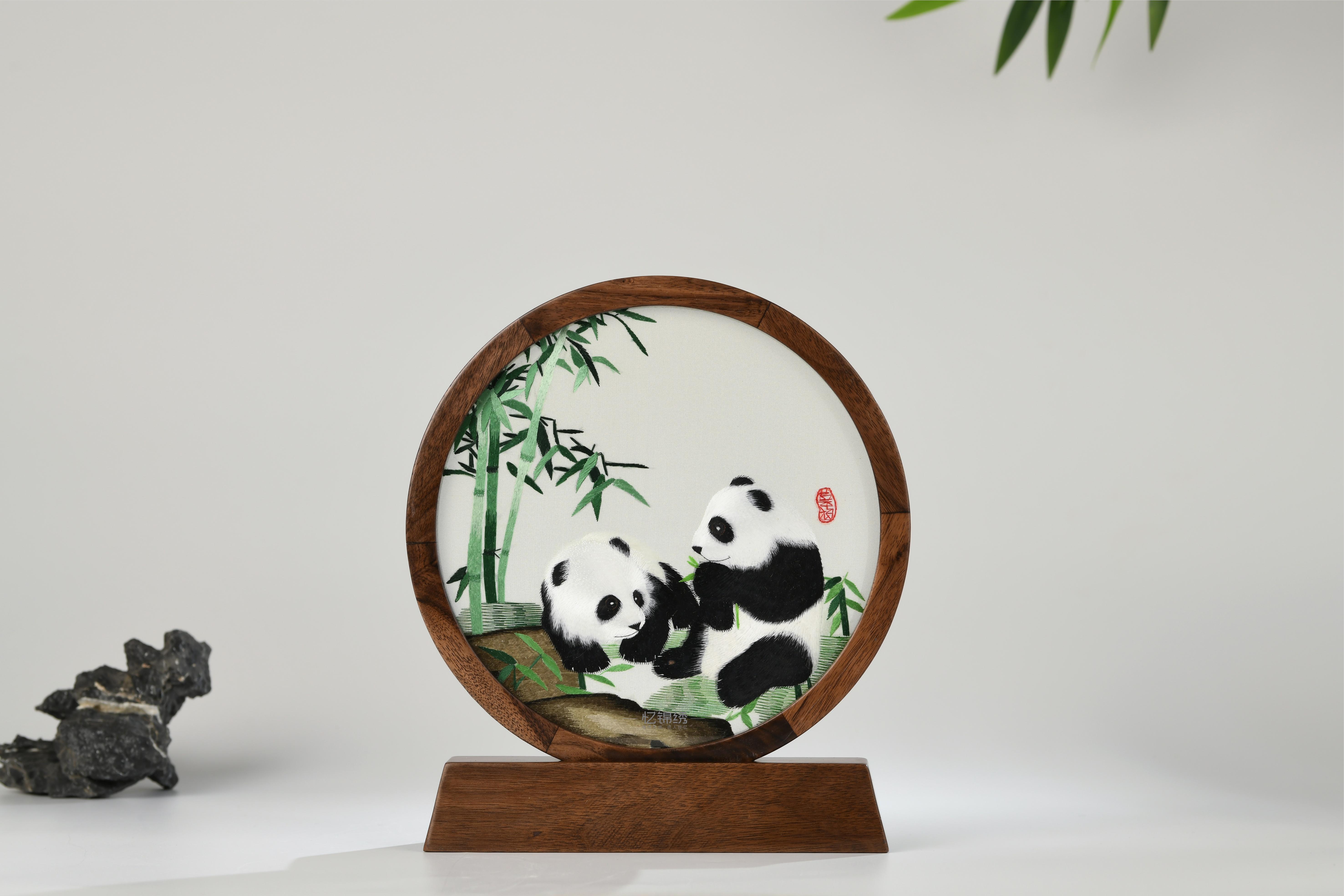 蜀绣双面绣-闲暇自得