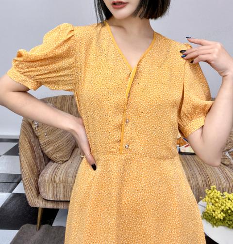 臣禾碎花连衣裙	9201020276 商品图0