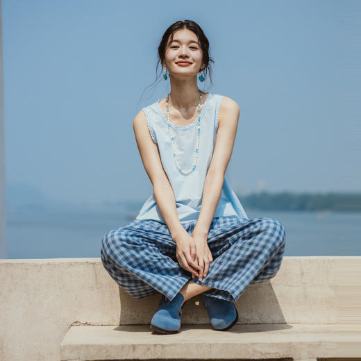 绽放382朵【入蓝系列】高端汉麻棉天青色拼接花边宽松棉麻背心 商品图1