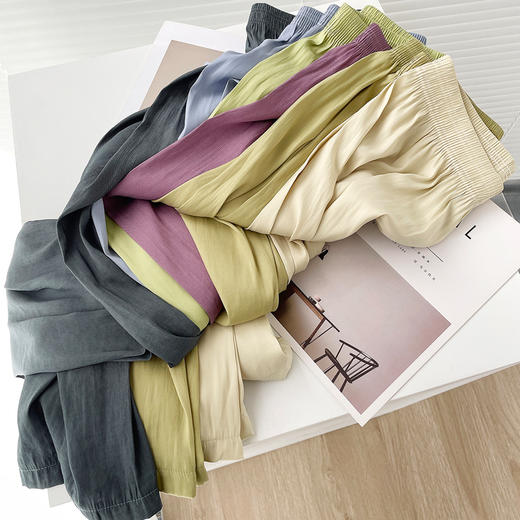 【轻薄垂顺 自带空调风凉感！】2024夏季薄宽松简约风冰丝阔腿裤女高腰防晒垂感休闲运动 长裤装 商品图3