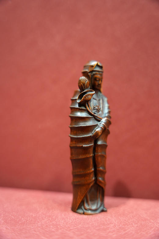 观音°做旧黄杨木雕摆件 商品图2