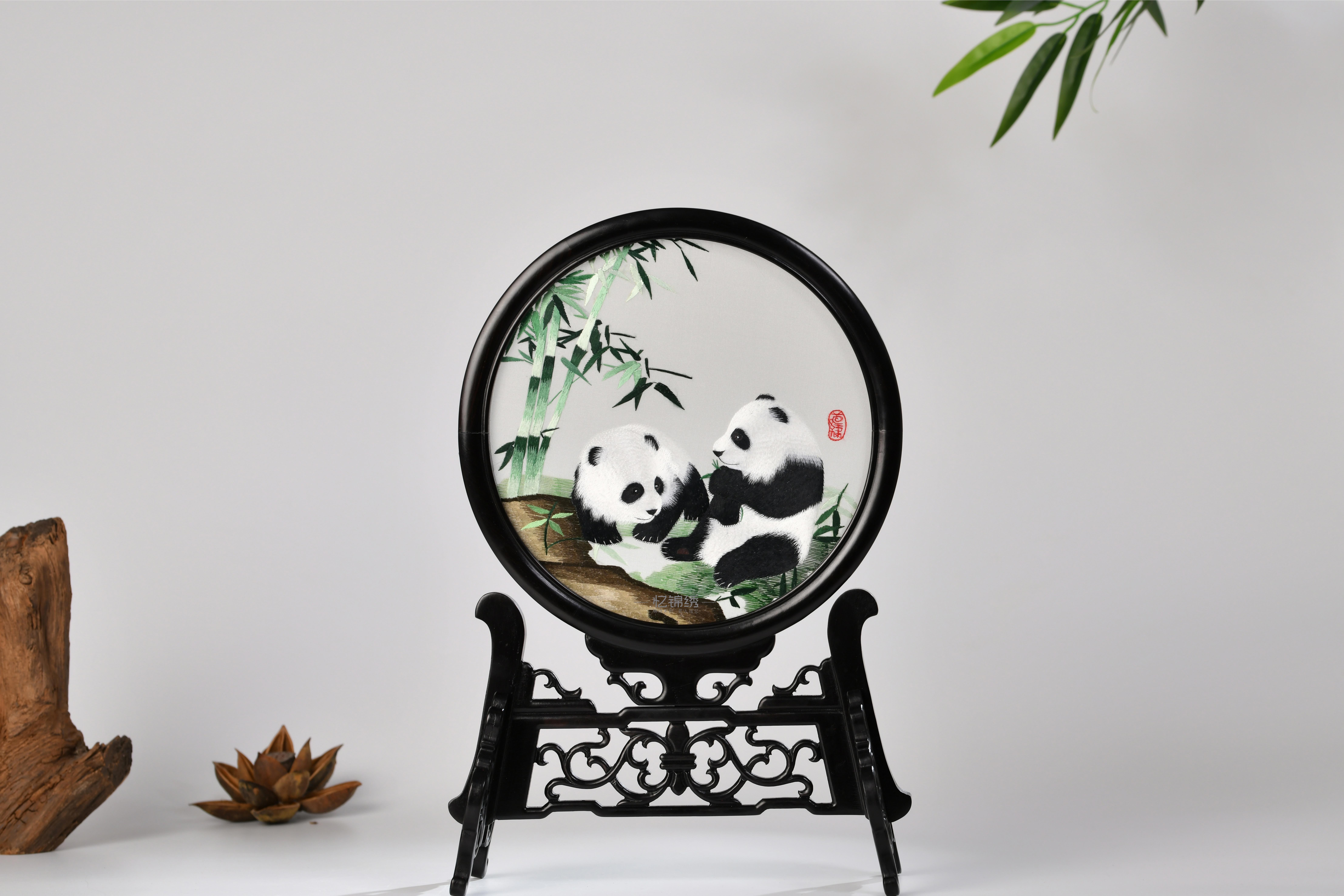 蜀绣双面绣-闲暇自得