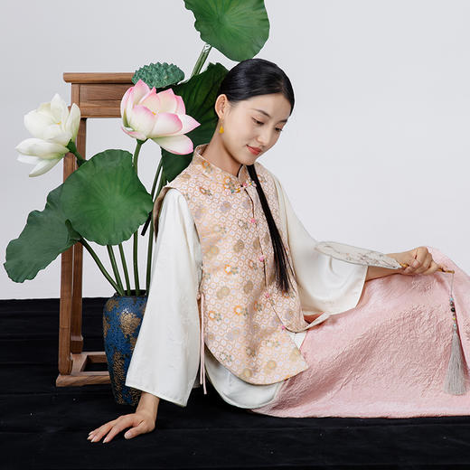 喜否XFV246036织锦马甲 商品图3