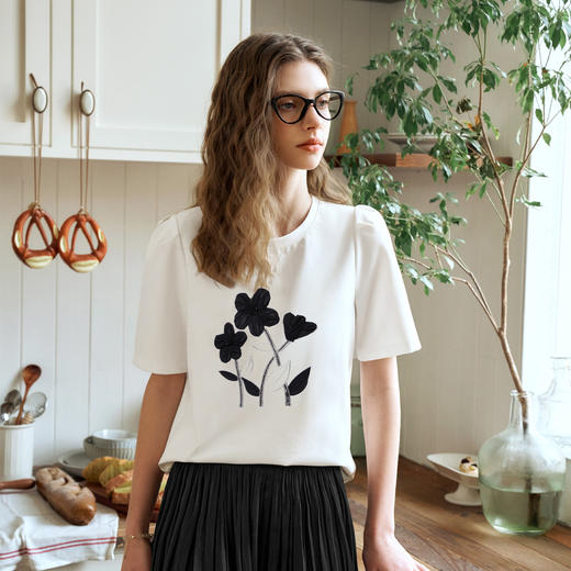 OLrain欧芮儿时尚短袖T恤女夏季2024新款时尚通勤蝴蝶绣缝珠上衣 商品图1