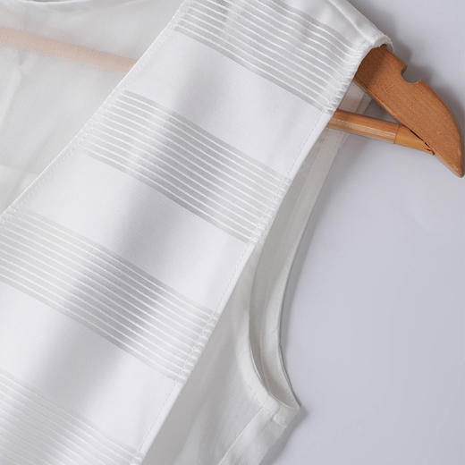 欧芮儿 夏装新款V领条纹无袖连衣裙 商品图2